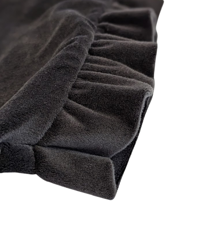 falbanka na rękawie komplet dresowy welurowy czarny detal