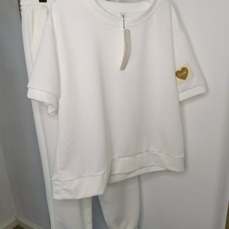 Masełkowy komplet dresowy w kolorze śmietanki