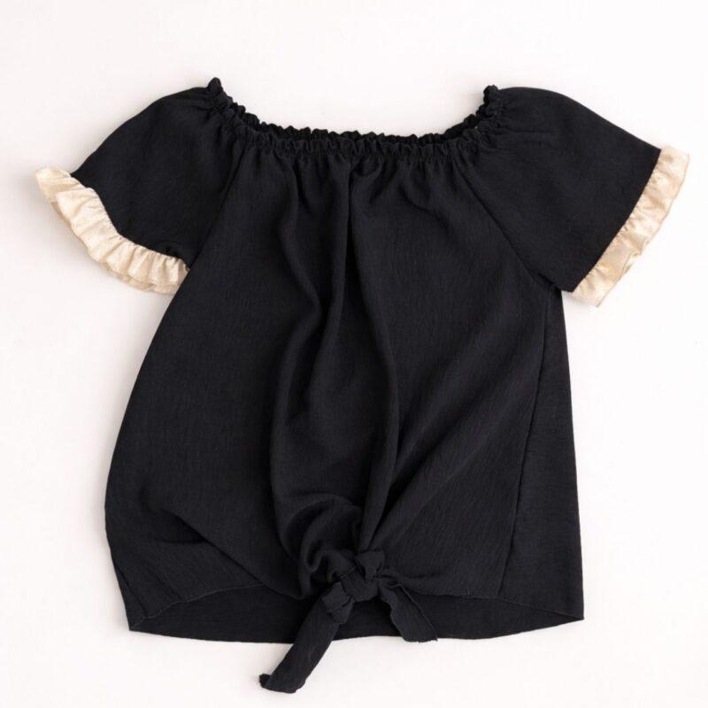 Luźna bluzka hiszpanka damska czarna z falbanką rękaw letnia stylizacja
