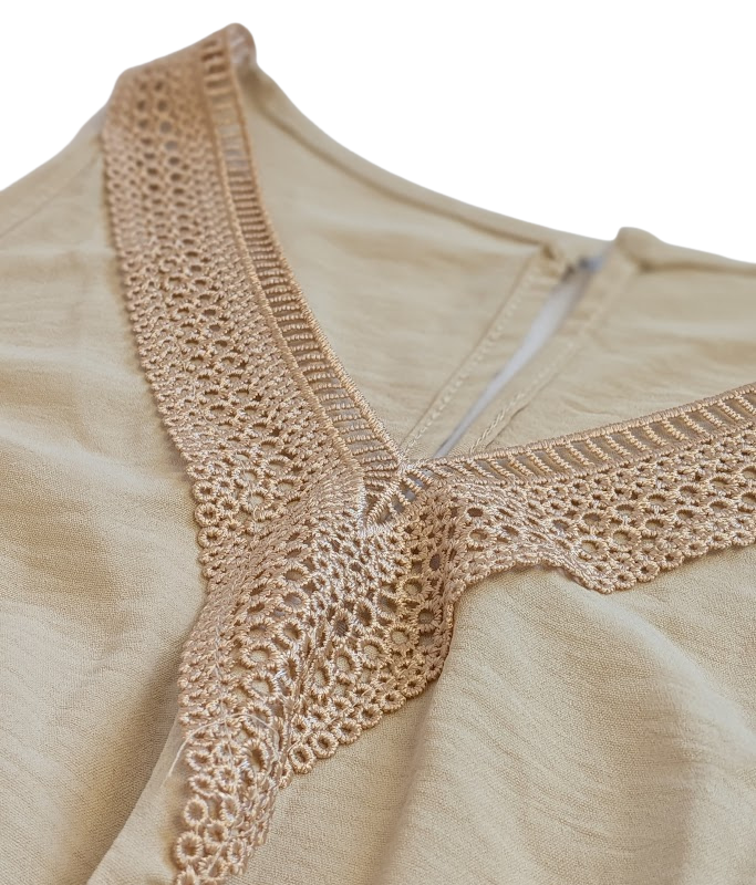 materiał kombinezon damski beżowy lekki letni detal