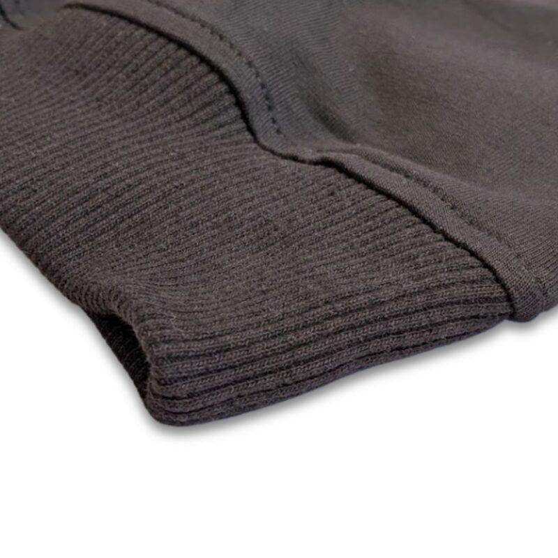 czarny komplet dresowy materiał bawełniany mankiet detal